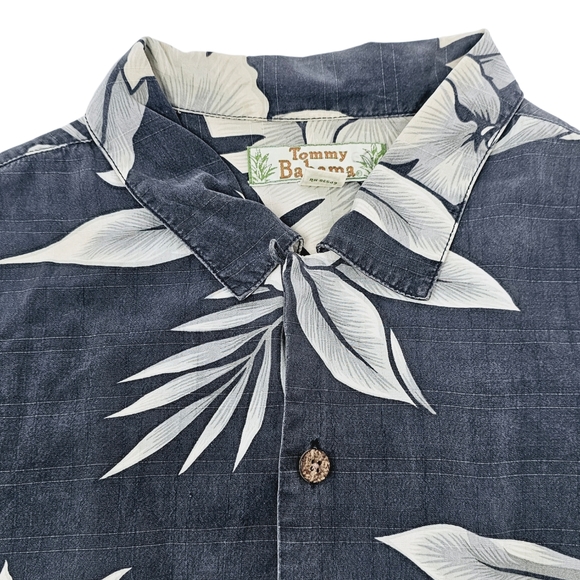 TOMMY BAHAMA 100% Silk Hibiscus Island Hawaiian Tropical Camp Shirt Size Large - Picture 1 of 10